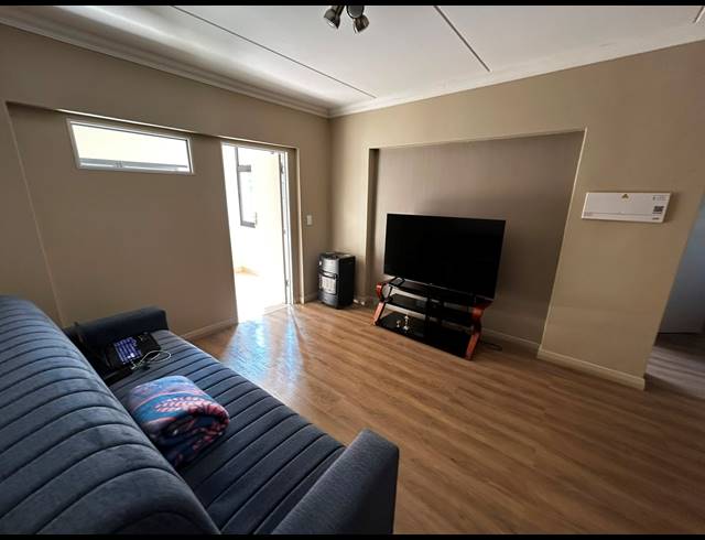 2 BEDROOM APARTMENT TO LET IN MONTANA